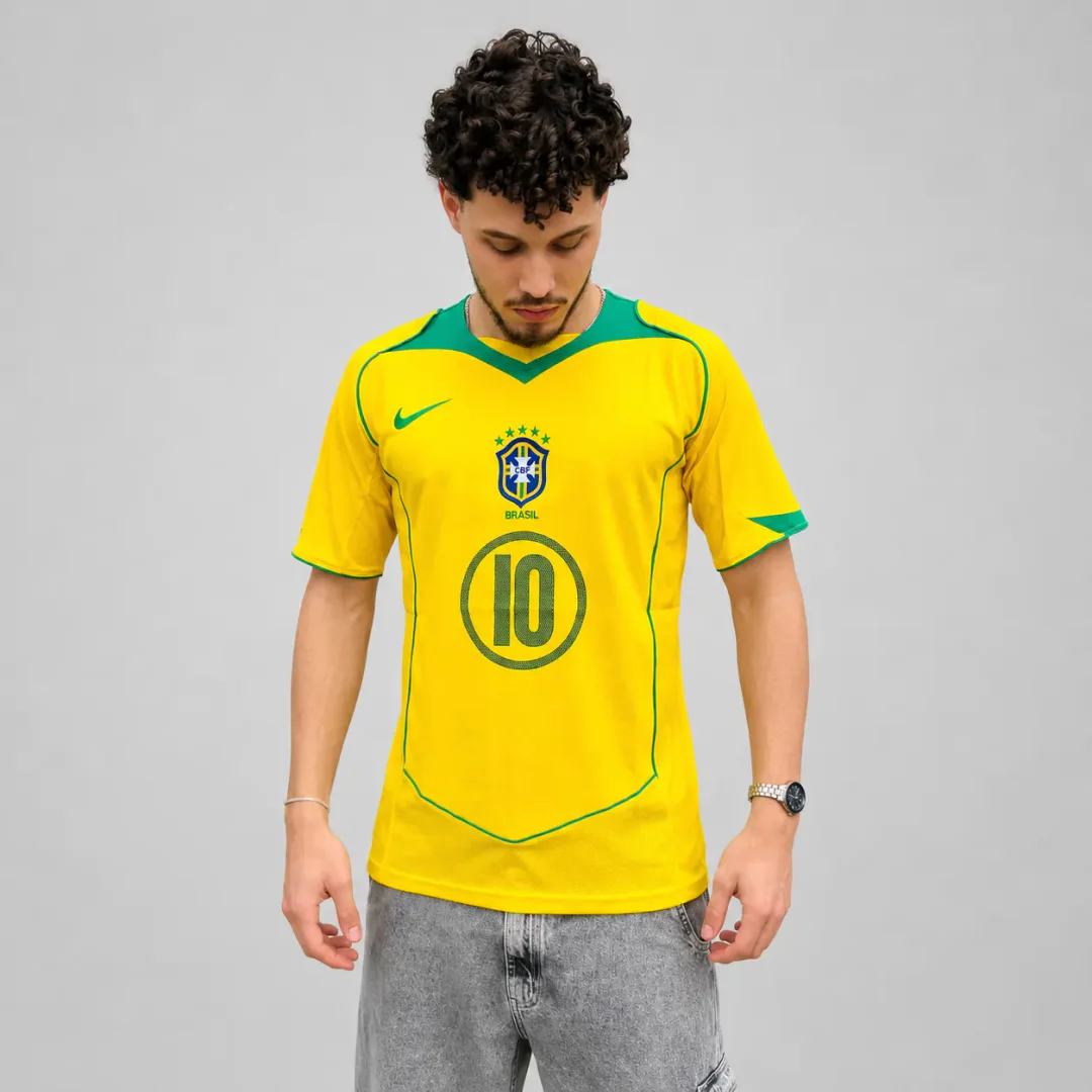 Camisa Brasil Retrô Ronaldinho 2006 frente