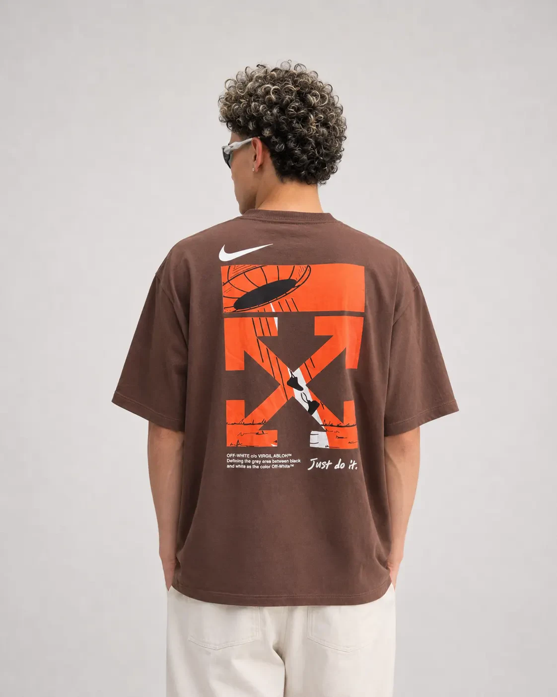 Camiseta Oversized Graphic Marrom foto 1