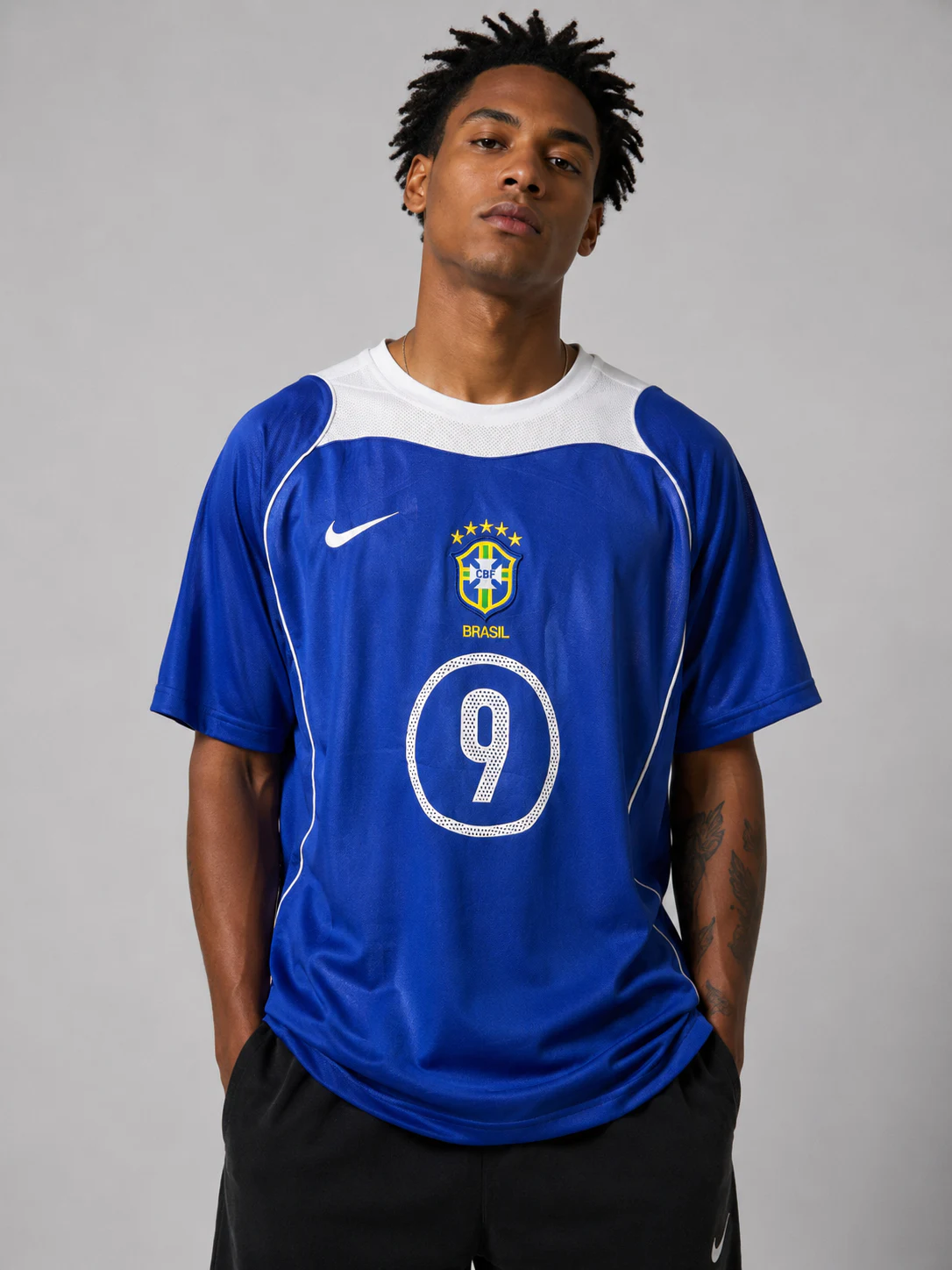 Camisa Brasil retrô azul Ronaldo 9 frente