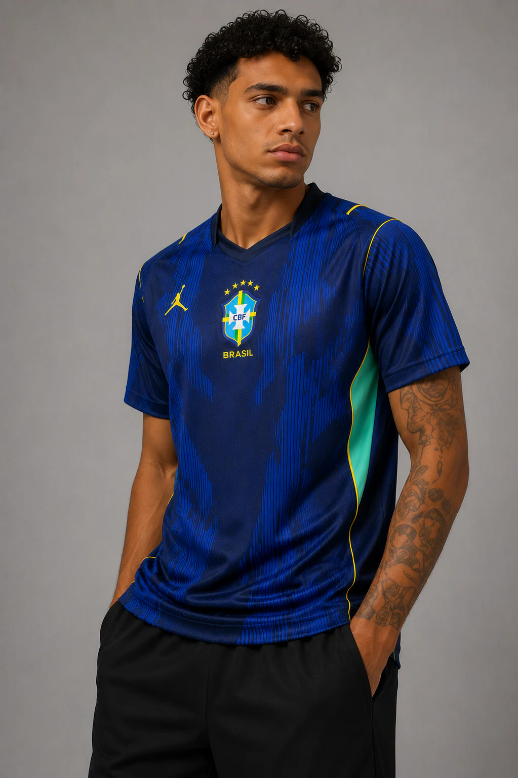 Camiseta Brasil versão jogador azul em look masculino