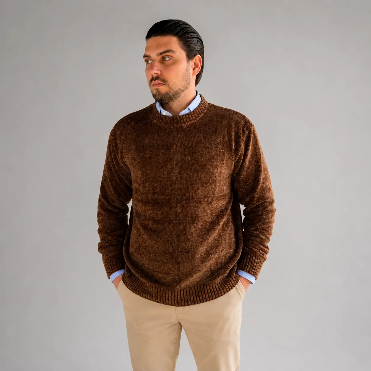 Suéter Chenille Zara caramelo em look masculino